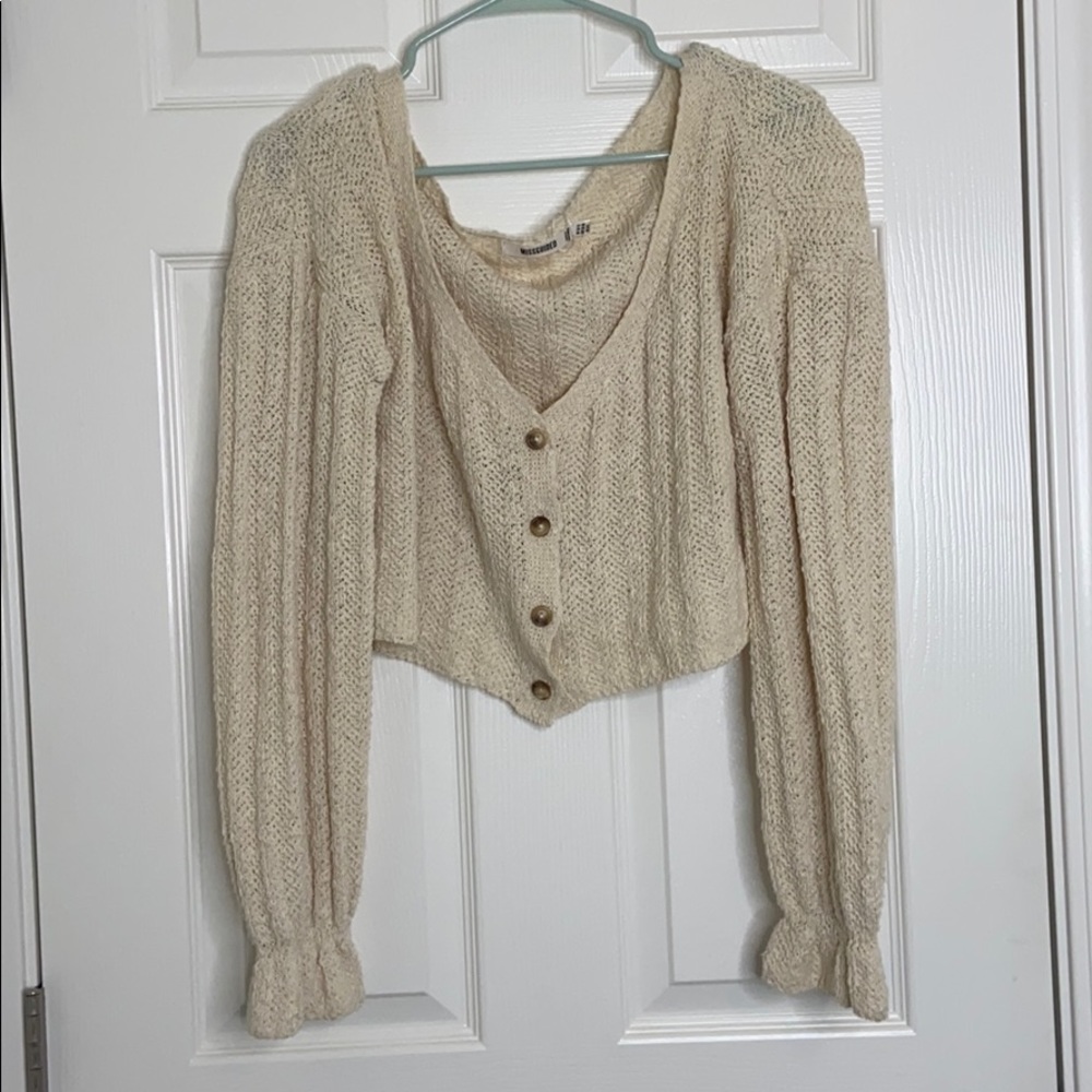 Misguided cropped sweater. US 6/8 beige